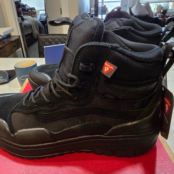 Vans UltraRange EXO Hi MTE-2 Mens Size HIKING Boot Shoe 10 Black Waterproof NEW - Picture 1 of 15